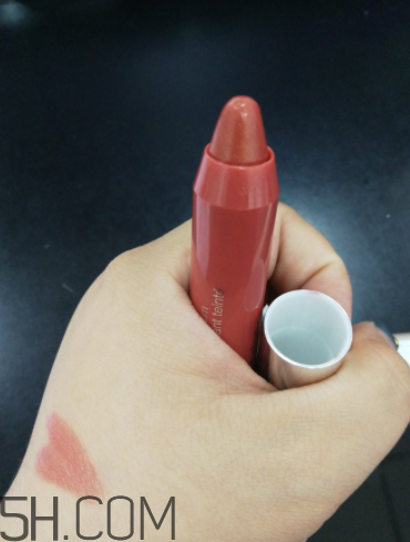 倩碧蠟筆唇膏04號(hào)適合黃皮嗎？04號(hào)試色