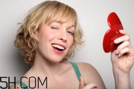 決定女人衰老的因素有哪些？女人易衰老的部位有哪些？