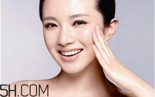 決定女人衰老的因素有哪些？女人易衰老的部位有哪些？