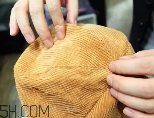 貝雷帽怎么戴不容易掉？三種方法技巧