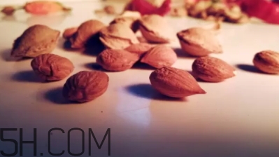 杏仁酸可以去痘印嗎？杏仁酸可以祛痘嗎？