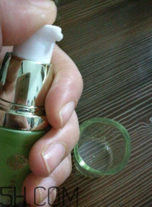 百雀羚明星眼霜什么功效？適合秋冬用嗎？