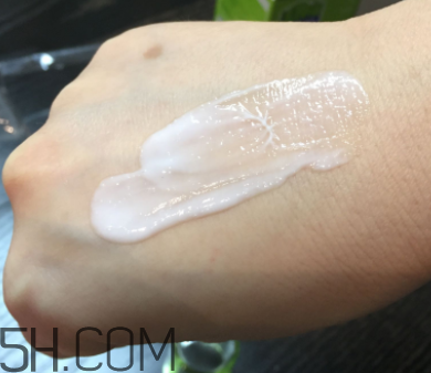 百雀羚明星眼霜什么功效？適合秋冬用嗎？