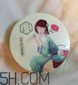 百雀羚氣墊BB霜浮粉嗎？適合干皮嗎？