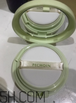 百雀羚氣墊BB霜浮粉嗎？適合干皮嗎？