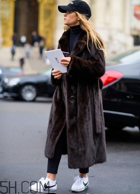 冬天穿九分褲穿什么鞋子？冬天九分褲配什么鞋子好看？