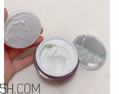 olay大紅瓶面霜適合白天用嗎？能見光嗎？