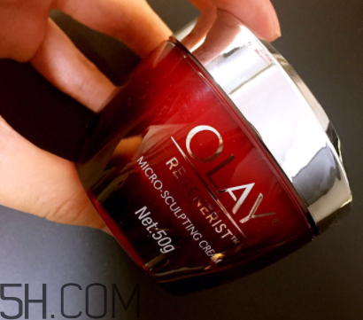 olay大紅瓶面霜適合白天用嗎？能見光嗎？