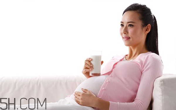 哪些孕媽不宜喝牛奶？準媽媽喝奶要注意什么？