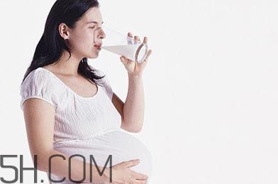 哪些孕媽不宜喝牛奶？準媽媽喝奶要注意什么？