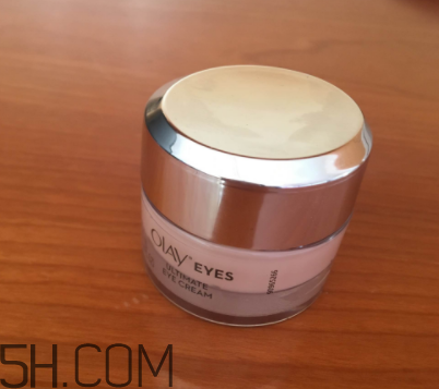 Olay素顏眼霜油不油？適合什么膚質(zhì)？