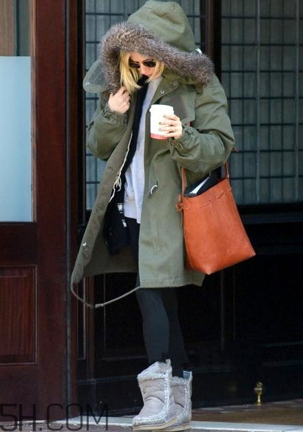 雪地靴搭配什么衣服？雪地靴搭配衣服圖片