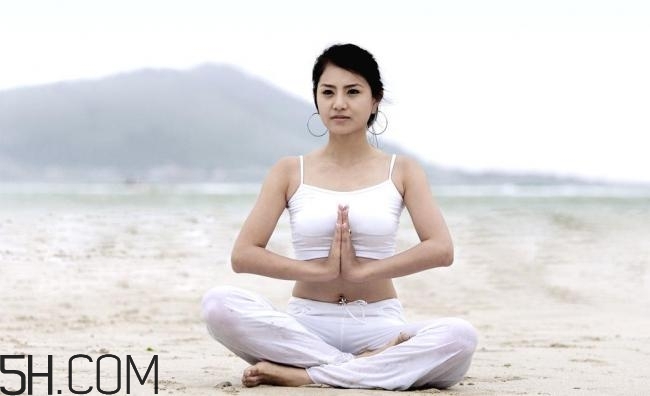 女性乳房脹痛乳頭瘙癢的原因有哪些？女性如何進(jìn)行乳房保??？