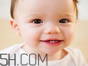 小孩牙齒黃怎么辦？用牙線好嗎？