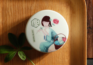 百雀羚氣墊BB霜浮粉嗎？適合干皮嗎？