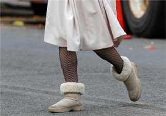 雪地靴搭配什么衣服？雪地靴搭配衣服圖片