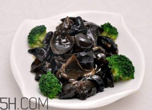 吃完木耳可以吃柿子嗎？木耳和柿子一起吃有什么好處？