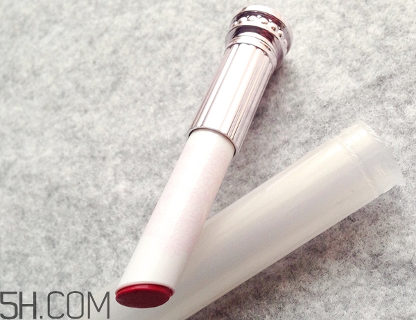 適合學(xué)生用的口紅顏色推薦 選擇口紅顏色的因素