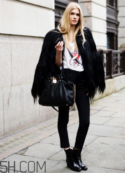 穿短靴怎么配衣服好看？短靴搭配什么上衣？