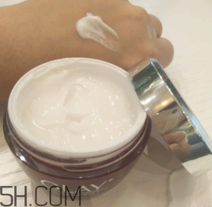 Olay小臉面霜適合秋冬嗎？適合油皮嗎？