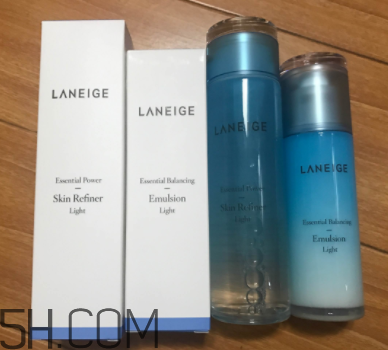 蘭芝水衡水乳套裝什么功效？適合膚質