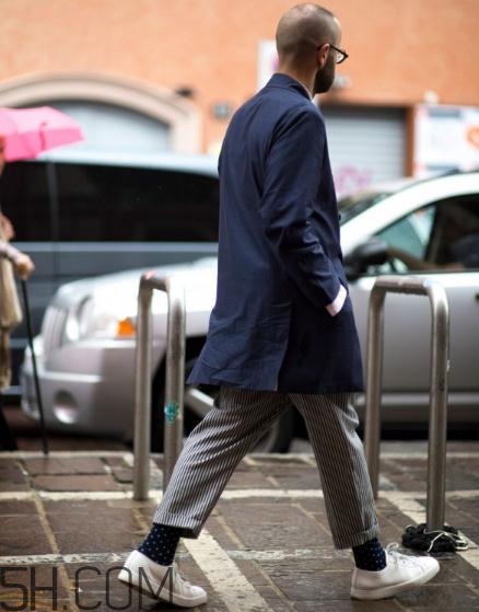 男士九分褲配什么襪子好看？男士九分褲搭配襪子圖片