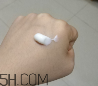 蘭芝多效潔顏膏成分是什么？適合干皮嗎？