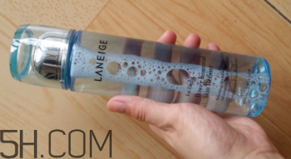 蘭芝水衡精華水油不油？適合油皮嗎？