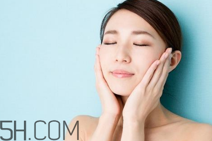 fancl卸妝油藍(lán)瓶和白瓶的區(qū)別 茶油卸妝的方法 fancl卸妝油藍(lán)瓶和白瓶的區(qū)別 茶油卸妝的方法