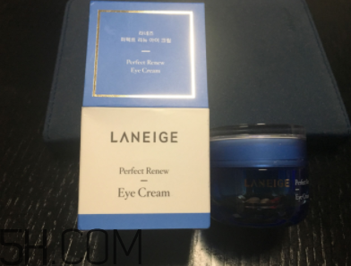 蘭芝致美眼霜油不油？長(zhǎng)脂肪粒嗎？