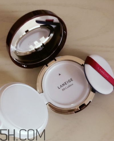 蘭芝氣墊霜控油嗎？蘭芝氣墊霜適合油皮嗎？