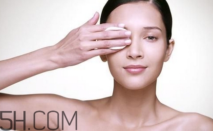 芭妮蘭卸妝膏和貝德瑪卸妝水哪個(gè)好用？卸妝水的卸妝原理