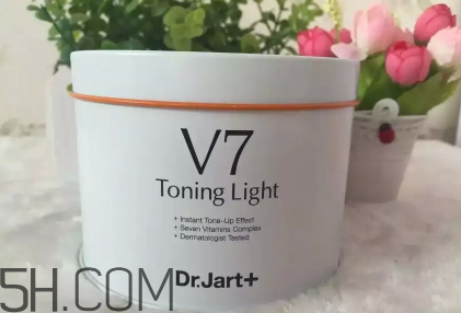 素顏霜v7真的不用卸妝嗎？卸妝時水溫要注意什么？