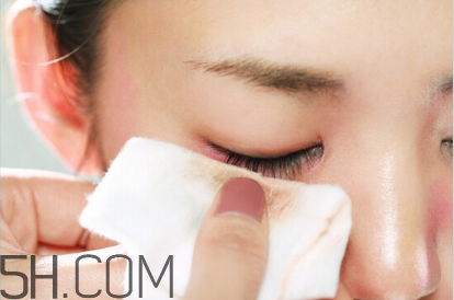 怎么用凡士林卸妝？卸妝的重要性