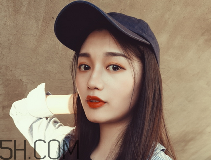 中午睡覺要卸妝嗎？怎么避免帶妝睡覺的危害？