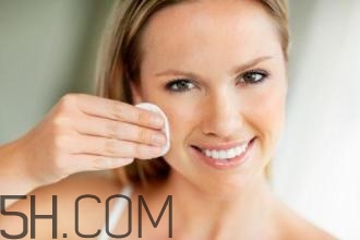 睫毛膏需要卸妝嗎？卸妝水的使用誤區(qū)