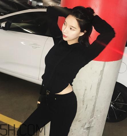 黑色衣服粘毛怎么處理？黑色衣服沾毛怎么辦？