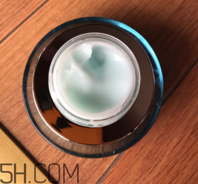 sum37哪款面霜適合油皮？哪款面霜適合夏天？