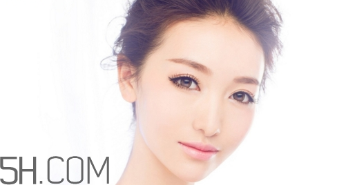 紋眼線后化妝了怎么卸妝？化妝棉和卸妝棉用法