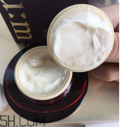 su:m37度蘇秘呼吸眼霜適合什么膚質？什么季節(jié)？