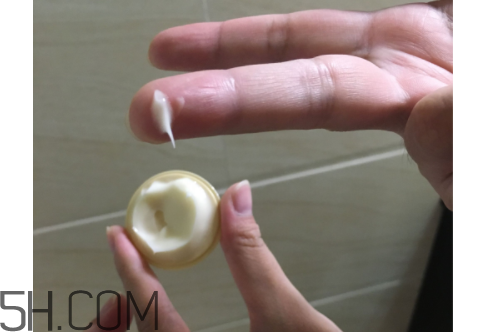 su:m37度蘇秘呼吸眼霜適合什么膚質？什么季節(jié)？