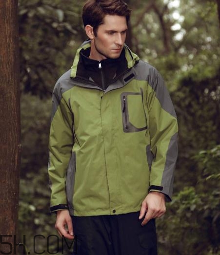 三合一沖鋒衣保暖嗎？三合一沖鋒衣能過(guò)冬嗎？