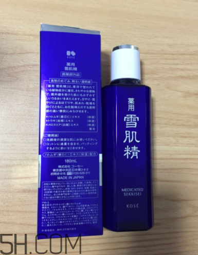 雪肌精化妝水盈潤型適合油皮嗎？適合夏季嗎？