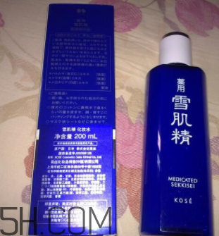 雪肌精化妝水盈潤型是清潔水嗎？能美白嗎？