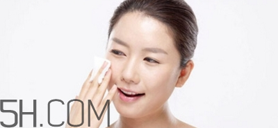 中午睡覺要卸妝嗎？怎么避免帶妝睡覺的危害？