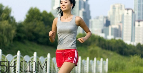 臉部卸妝可以用來卸眼妝嗎？跑步前需要卸妝嗎？