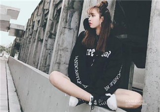 黑色衣服被漂白水弄壞怎么復(fù)原？黑色衣服被84燒黃了怎么辦？