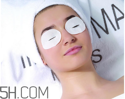 化妝棉和卸妝棉哪個好用？適宜油性皮膚的卸妝產(chǎn)品推薦