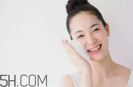 敏感肌膚用什么卸妝產(chǎn)品？臉上有紅血絲用什么卸妝？