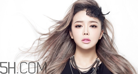 敏感肌膚用什么卸妝產(chǎn)品？臉上有紅血絲用什么卸妝？